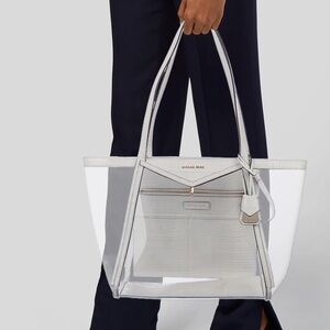 Whitney beach tote MK